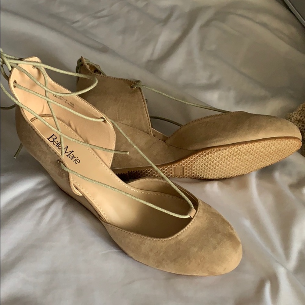 Brand new lace up wedge, Nude
